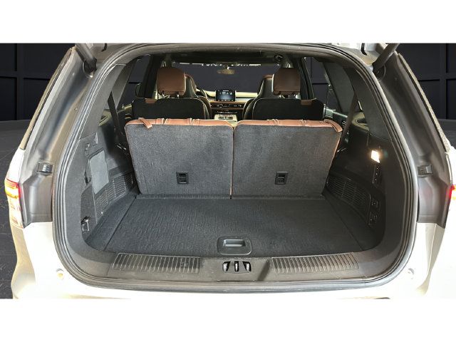 Used 2023 Lincoln Aviator Grand Touring w/ Equipment Group 301A AWD/4WD image 27