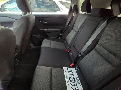 Used 2024 Nissan Rogue SV image 9