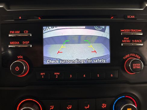 Used 2018 Nissan Titan S AWD/4WD image 15