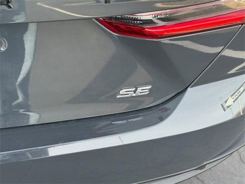 Used 2025 Toyota Camry SE image 5