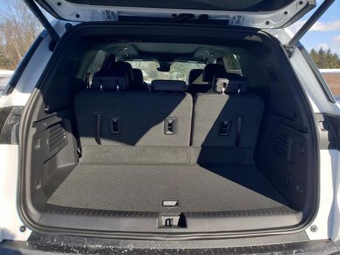 New 2026 Chevrolet Traverse LT w/ Sun and Wheel Package AWD/4WD image 6