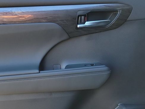 New 2026 Toyota Highlander Platinum AWD/4WD image 17