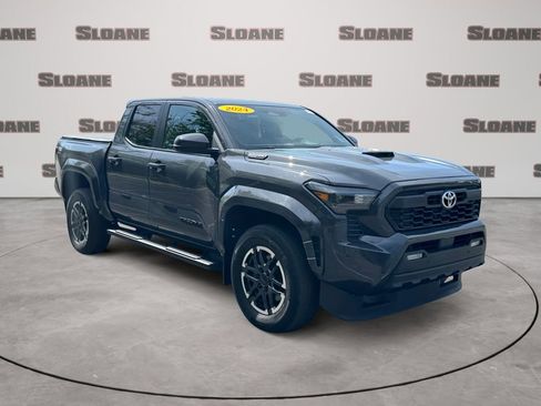 Used 2024 Toyota Tacoma TRD Sport AWD/4WD image 7