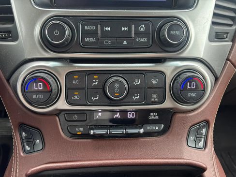 Used 2017 Chevrolet Suburban Premier AWD/4WD image 22