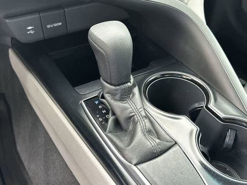 Used 2018 Toyota Camry LE FWD image 25