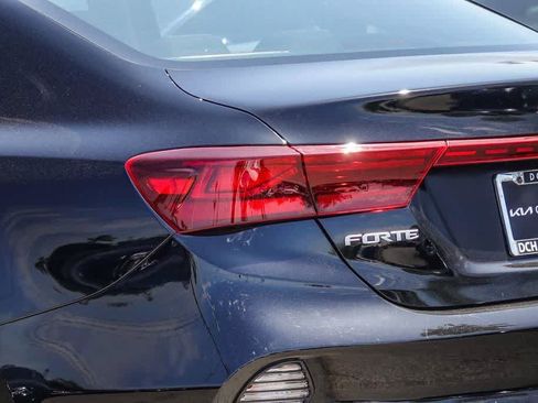 Certified 2023 Kia Forte LXS FWD image 7