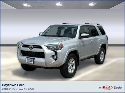 Used 2020 Toyota 4Runner SR5 AWD/4WD image 1
