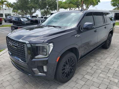 Used 2023 GMC Yukon XL Denali Ultimate w/ LPO, Floor Liner Package AWD/4WD image 3
