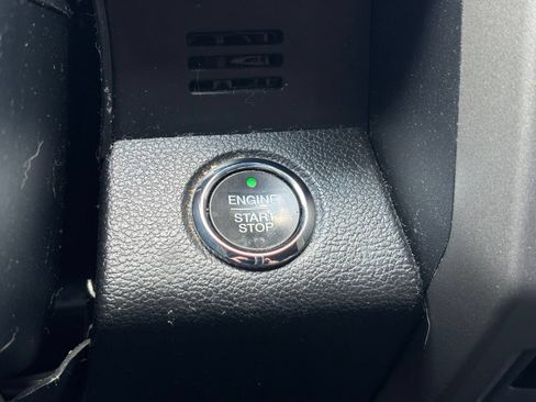 Used 2018 Ford Expedition XLT w/ Equipment Group 202A RWD image 9