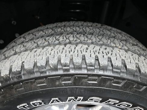Used 2024 RAM 2500 Laramie AWD/4WD image 9