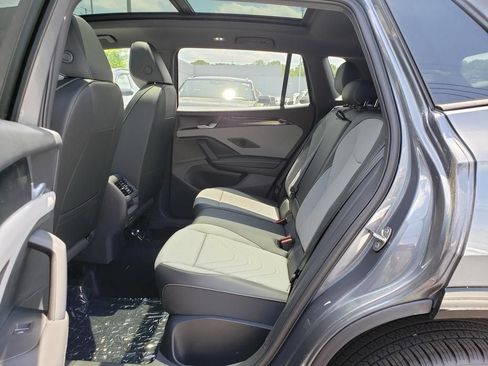 New 2026 Volkswagen Tiguan SE R-Line AWD/4WD image 8