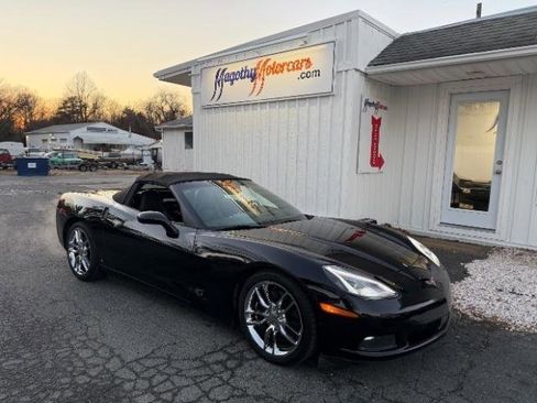 Used 2006 Chevrolet Corvette Convertible w/ Preferred Equipment Group image 1