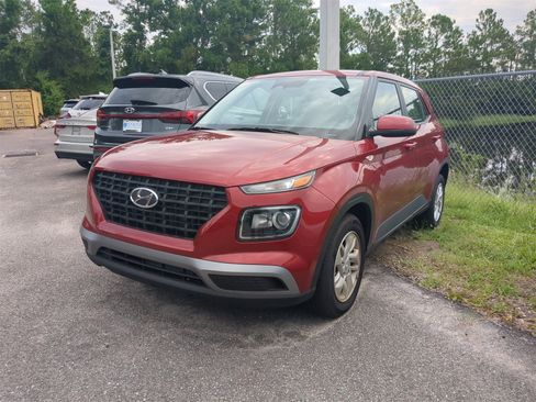 New 2025 Hyundai Venue SE image 4