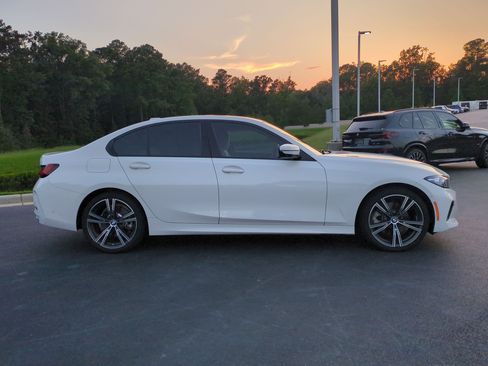 Certified 2023 BMW 330i Sedan w/ Premium Package RWD image 11