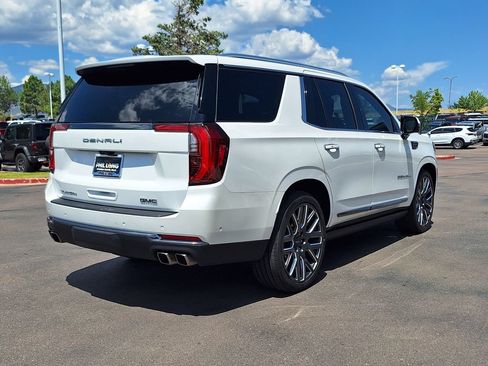 Used 2025 GMC Yukon Denali Ultimate AWD/4WD image 3