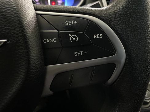 Used 2015 Chrysler 200 Limited image 39