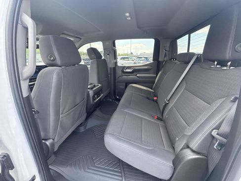 Used 2026 Chevrolet Silverado 1500 LT Trail Boss w/ Convenience Package II AWD/4WD image 8