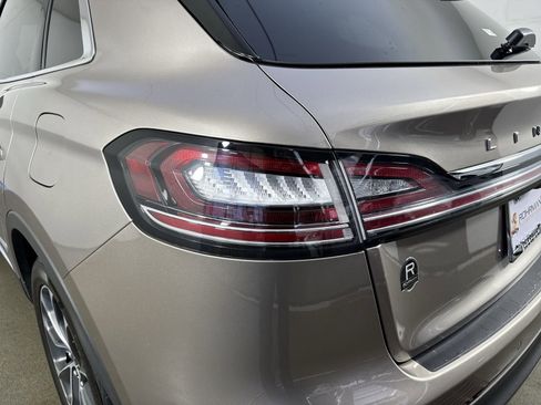 Used 2021 Lincoln Nautilus Reserve image 31