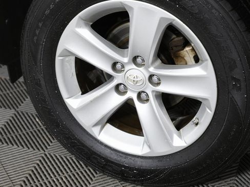 Used 2013 Toyota RAV4 XLE image 7