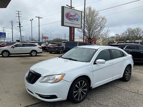 Used 2012 Chrysler 200 S FWD image 8