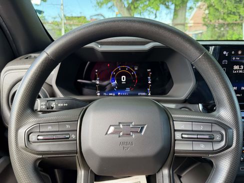 Used 2023 Chevrolet Colorado Trail Boss AWD/4WD image 25
