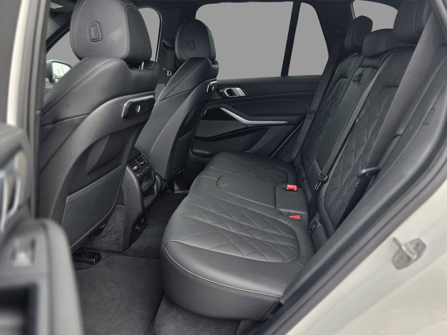 Used 2026 BMW X5 sDrive40i RWD image 27