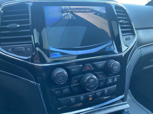 Used 2022 Jeep Grand Cherokee Limited image 34