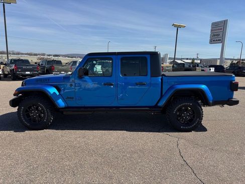 New 2026 Jeep Gladiator Sport AWD/4WD image 2
