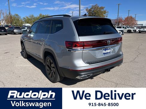 New 2026 Volkswagen Atlas SE FWD image 3
