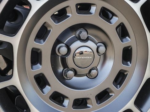 New 2026 Land Rover Defender 110 AWD/4WD image 12