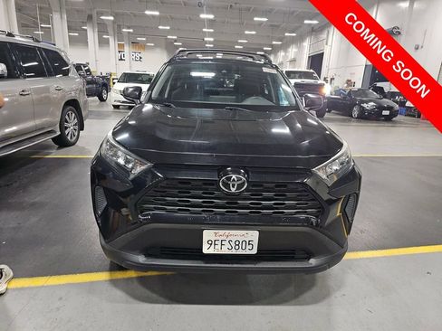 Used 2019 Toyota RAV4 LE w/ Carpet Mat Package FWD image 10