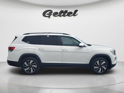Used 2024 Volkswagen Atlas SE AWD/4WD image 4