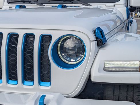 Used 2023 Jeep Wrangler Unlimited Sahara image 12