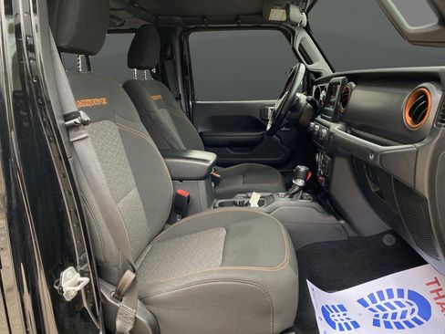 Used 2021 Jeep Gladiator Mojave w/ Cold Weather Group image 40