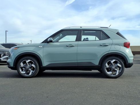 New 2026 Hyundai Venue SEL FWD image 2