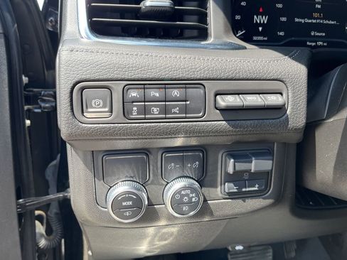 Used 2023 GMC Yukon Denali w/ Denali Reserve Package image 16