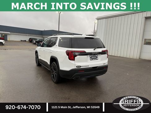 Used 2023 GMC Acadia SLE w/ Driver Convenience Package image 10