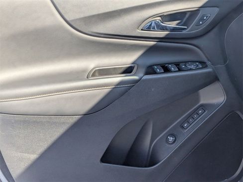 Used 2024 Chevrolet Equinox Premier image 10