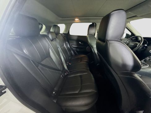 Used 2019 Land Rover Range Rover Evoque SE image 27