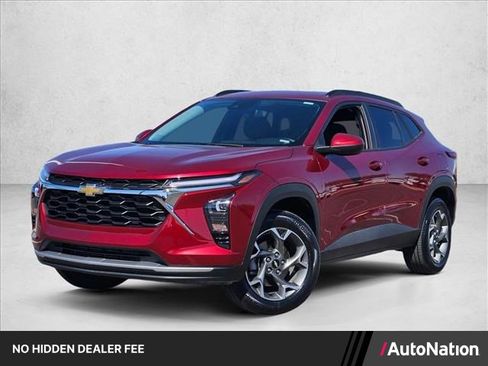 Used 2025 Chevrolet Trax LT w/ LT Convenience Package FWD image 1
