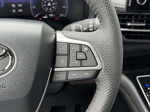 New 2026 Toyota Sienna Limited AWD/4WD image 9