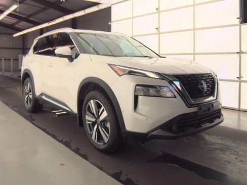 Used 2023 Nissan Rogue SL w/ SL Premium Package image 4