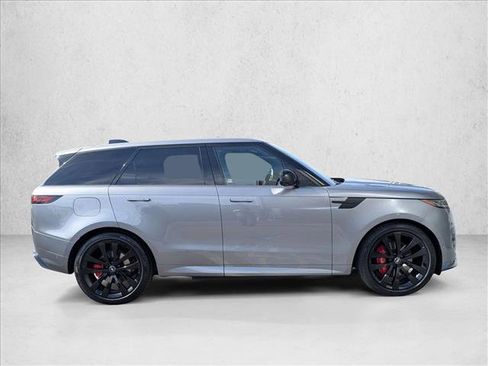 Used 2025 Land Rover Range Rover Sport Dynamic SE AWD/4WD image 4
