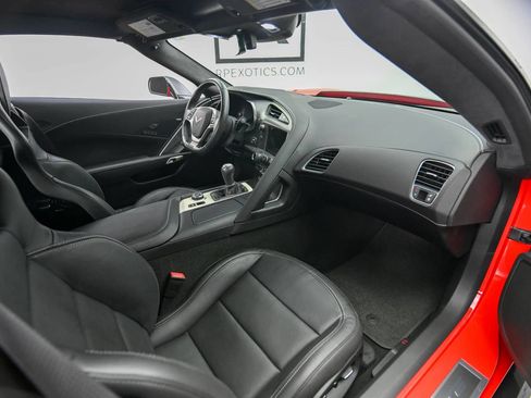 Used 2015 Chevrolet Corvette Z06 w/ 3LZ Preferred Equipment Group RWD image 18
