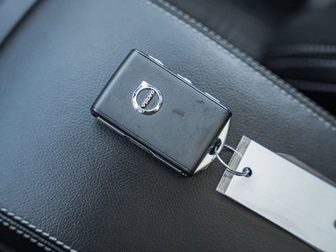 Certified 2023 Volvo XC40 B5 Plus w/ Driver Assist Package image 40