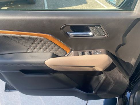 New 2025 GMC Canyon Denali w/ LPO, Denali Black Edition image 12