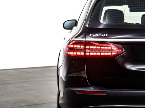 Certified 2022 Mercedes-Benz E 450 4MATIC All-Terrain Wagon image 16