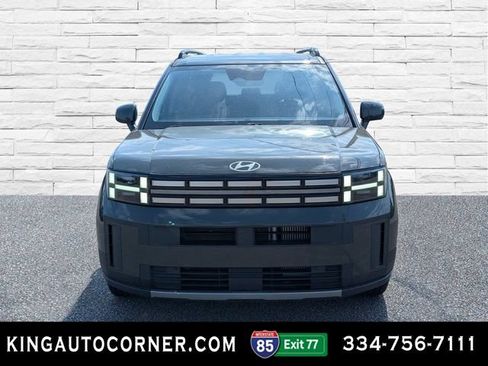 Used 2024 Hyundai Santa Fe SEL FWD image 2
