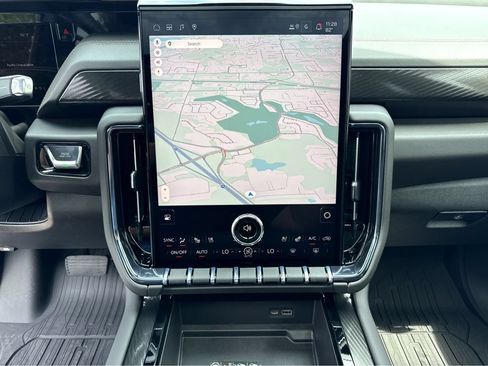 New 2026 GMC Yukon XL AT4 w/ LPO, Floor Liner Package AWD/4WD image 13