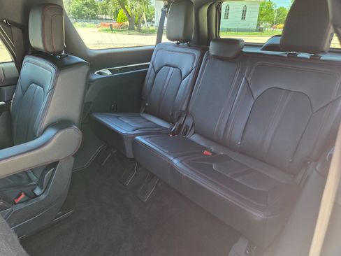Certified 2022 Ford Expedition Max Limited AWD/4WD image 19
